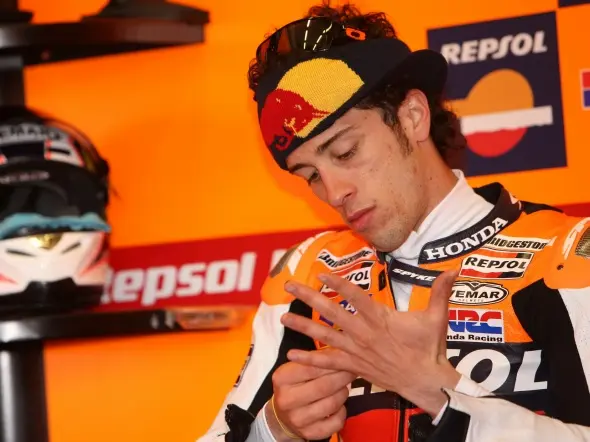 andrea dovizioso repsol honda box