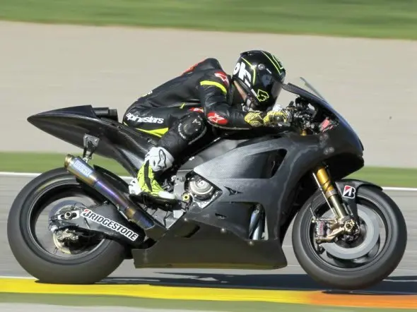 andrea dovizioso tech3 m1 1000cc