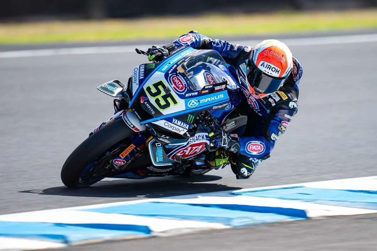 andrea locatelli yamaha superbike