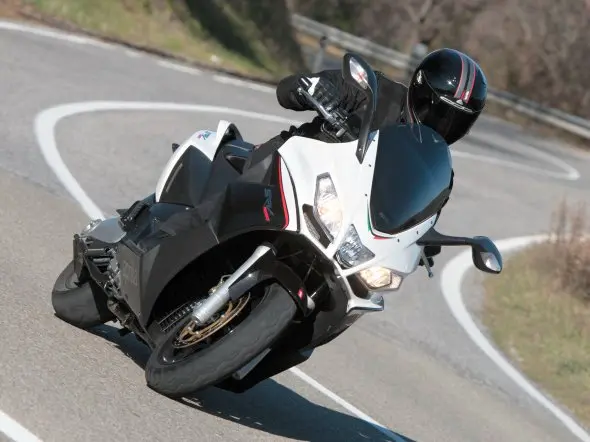 aprilia srv850 2012