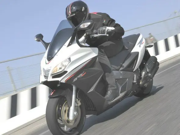 aprilia srv850