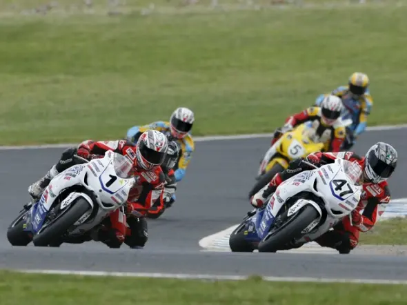 australian superbike open action 2009
