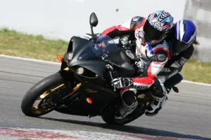 battaini yamaha biposto