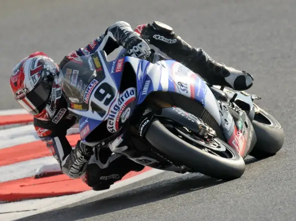 ben spies magny cours superbike gara1