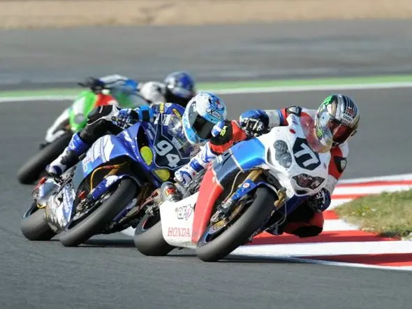 bol dor honda ttlegends yamaha gmt94 2011