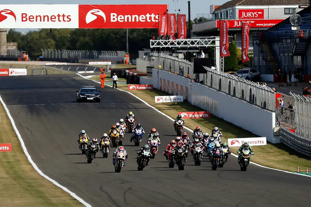 bsb donington national 2020 start races