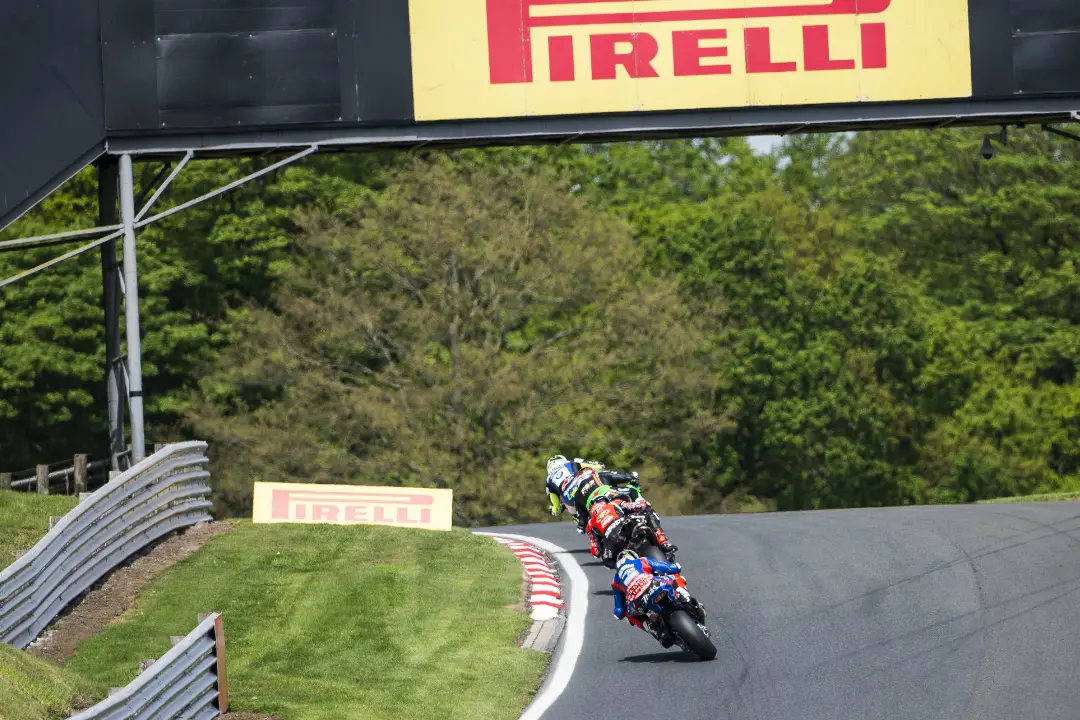 bsb oulton park 2019 action
