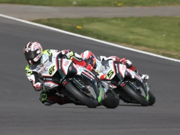 bsb race2 brandshatch indy 2014 1