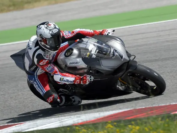 carlos checa ducati 1199 test misano