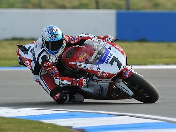carlos checa superpole donington 2011