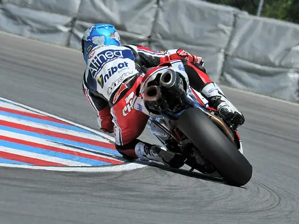 carlos checa warmup brno 2011