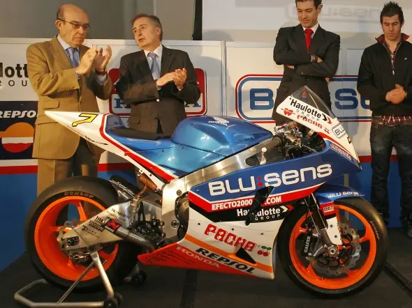 carmelo ezpeleta blusens moto2 presentazione