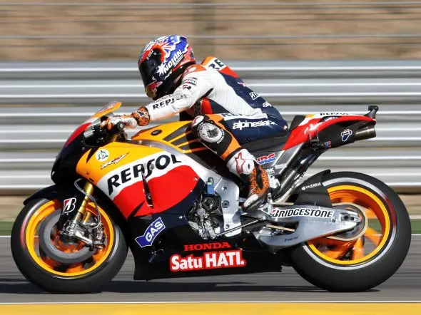 casey stoner aragon prove2 2011
