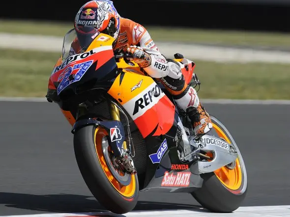casey stoner pole mugello 2011