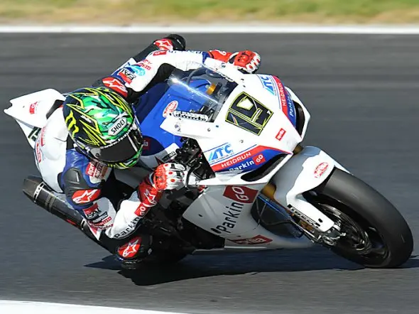 chaz davies aprilia rsv4 parkingo phillipisland