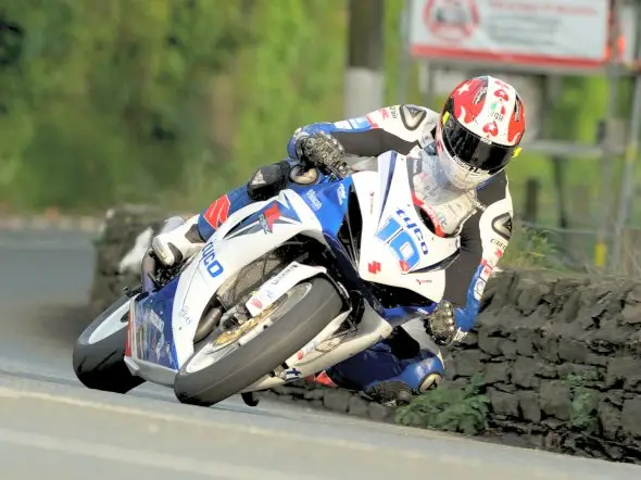conor cummins tt supersport 2012