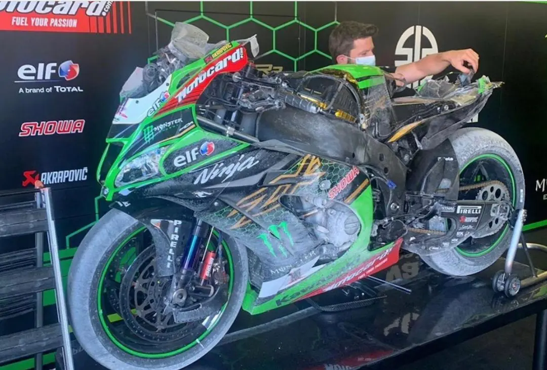 cover jonathan rea e1592998612854