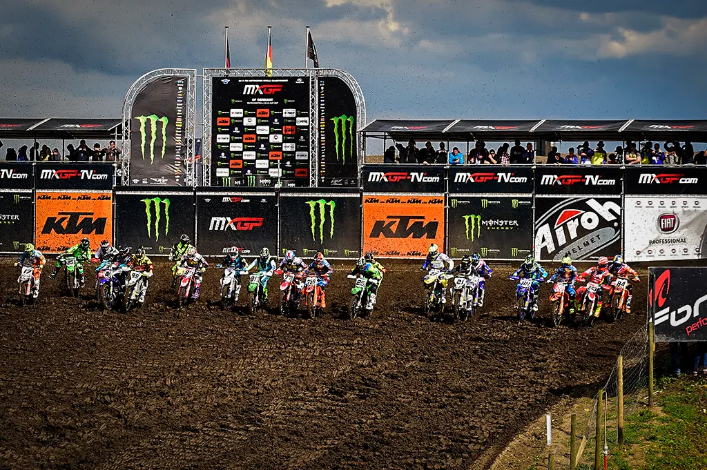 cover mxgp