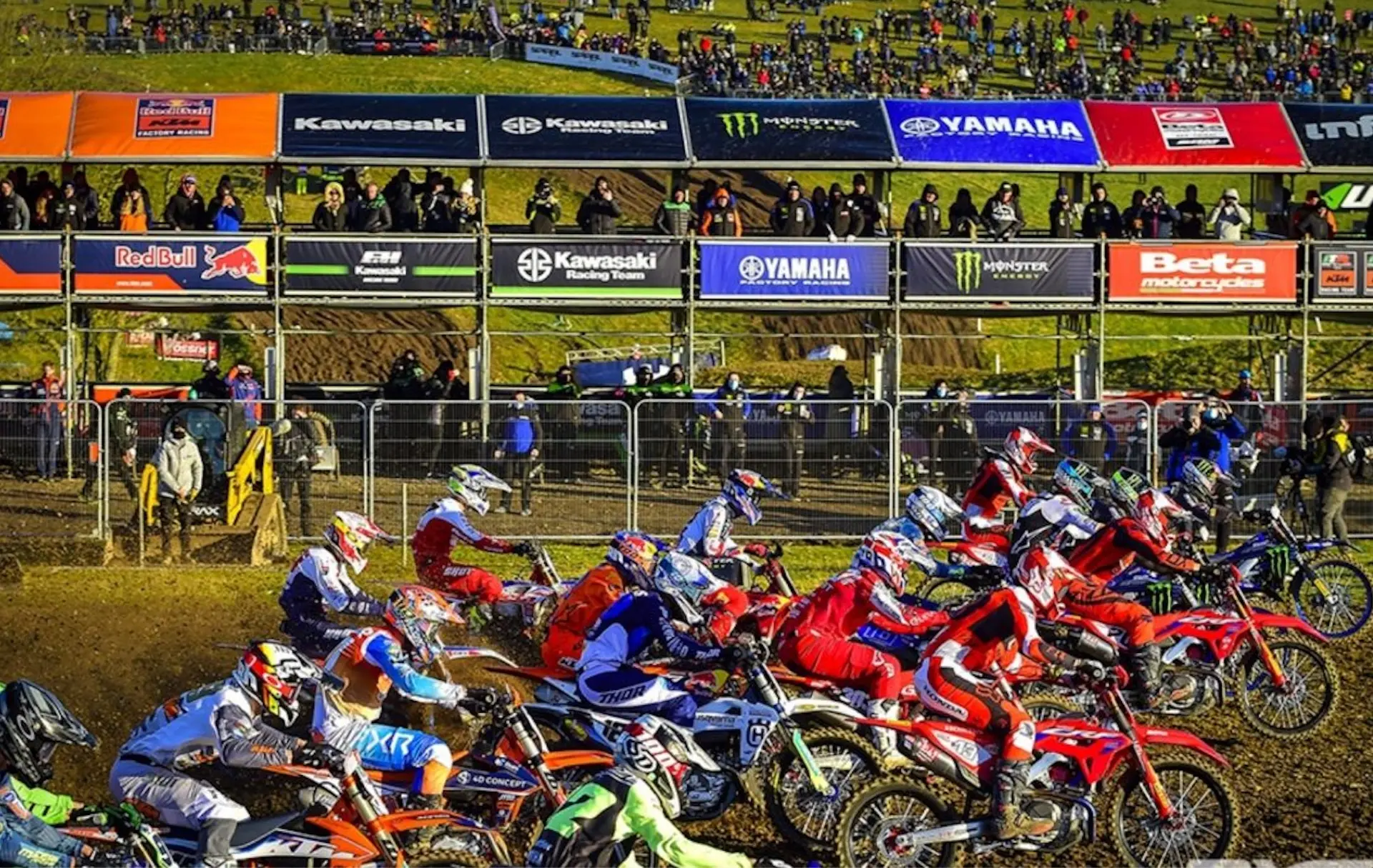 cover mxgp