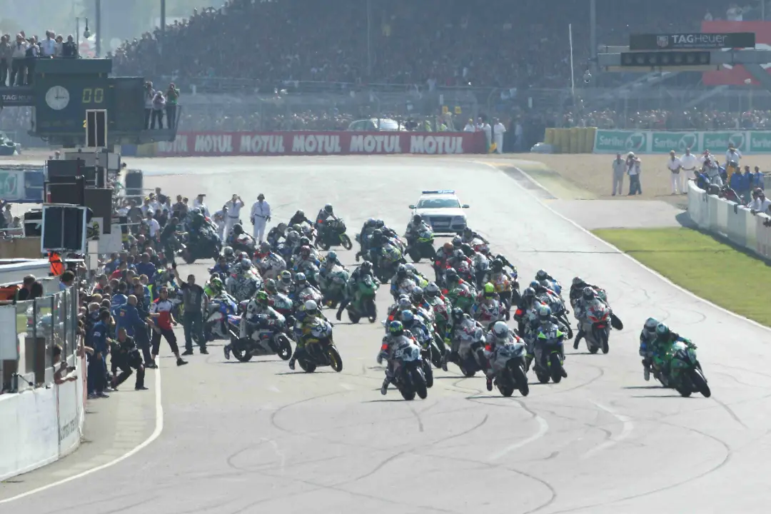 cover start le mans 2011