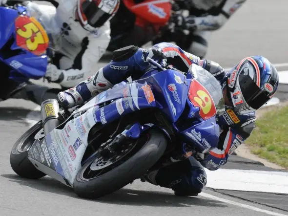 danilo petrucci donington park superstock600