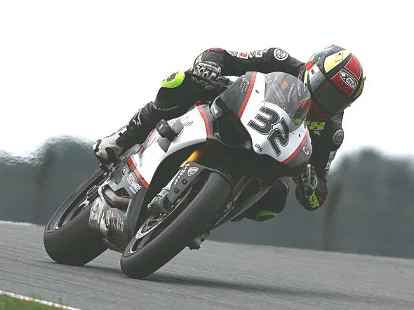 dario giuseppetti hertrampf racing ducati 1199 panigale