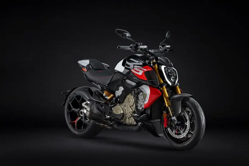 ducati diavel v4