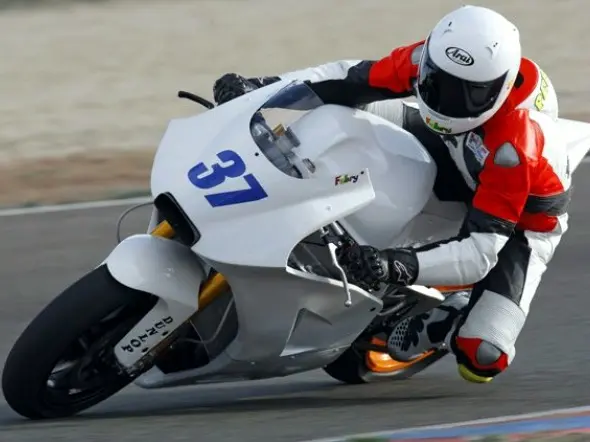 fabricio perren kinoracing bqr moto2