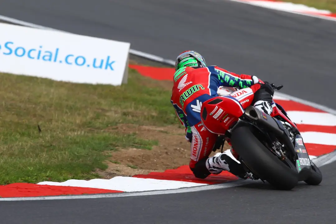 glenn irwin pole snetterton 2021