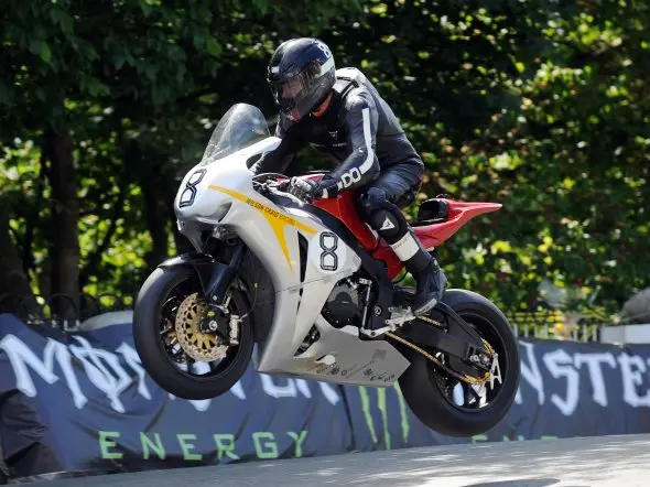 guy martin ballaugh bridge tt2010