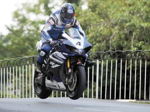 ian hutchinson jump tt 2011