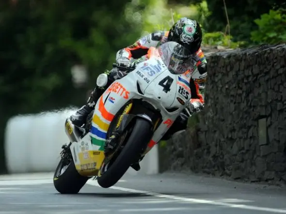 ian hutchinson tt2010sbk