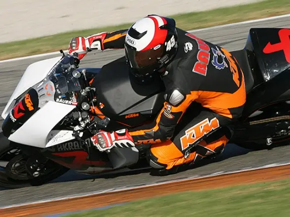 idm bauer ktmrc8r superbike test