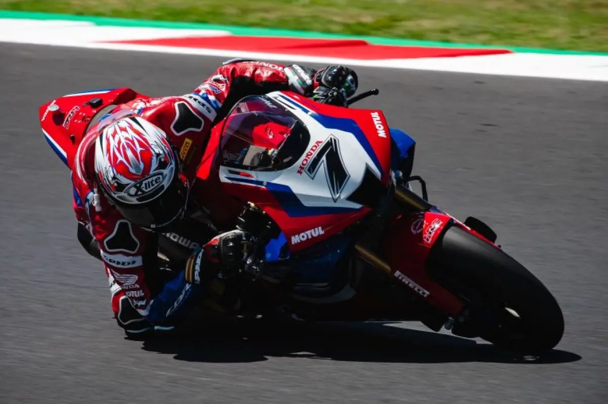 iker lecuona superbike