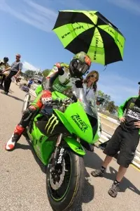 jamie hacking pitlane kawasaki attack