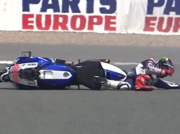 jorge lorenzo crash 2