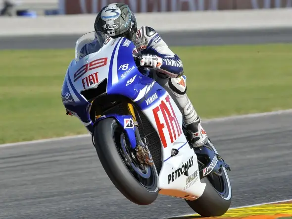jorge lorenzo wheeling valencia