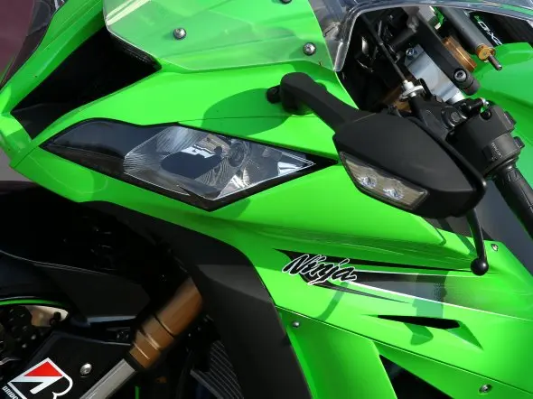 kawasaki ninja zx10r 2011 details