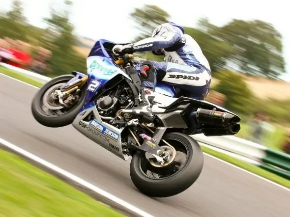 leon camier cadwell park gara 1