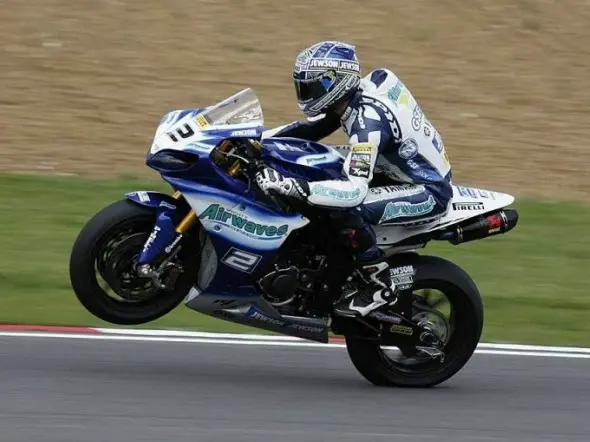 leon camier cadwell park prove 1