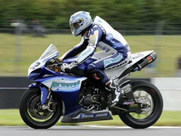 leon camier donington park wsbk