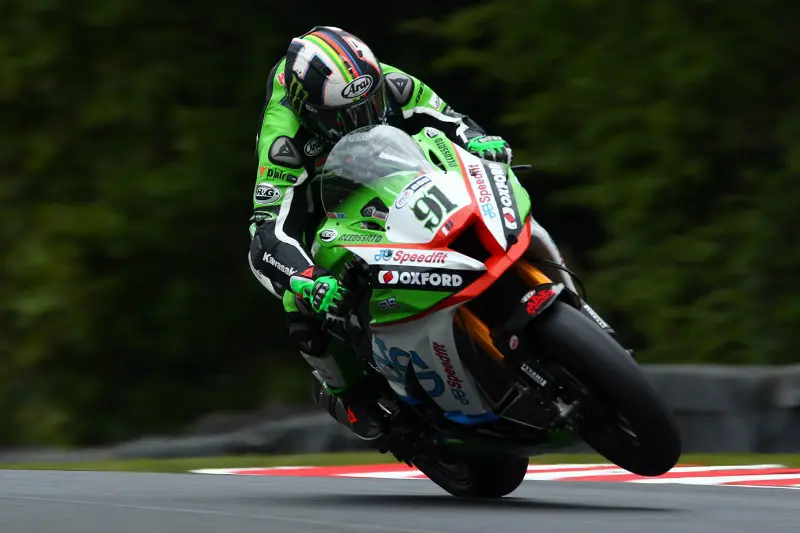 leon haslam race1 oultonpark 2017