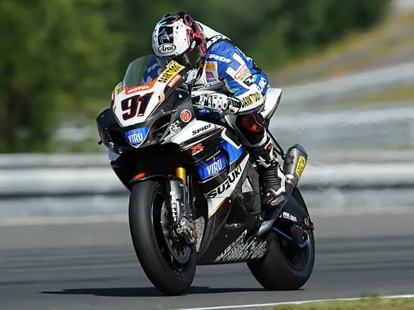 leon haslam suzuki brno 2010