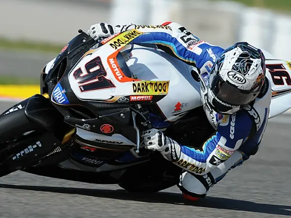 leon haslam valencia gare superbike