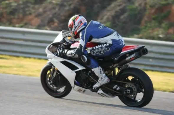 loris baz test yamaha r1