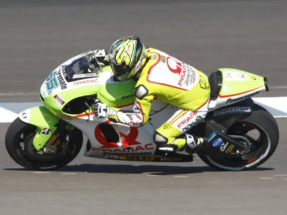 loris capirossi 2011 pramac ducati