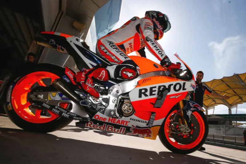 marc marquez 13 day1 test sepang 2016