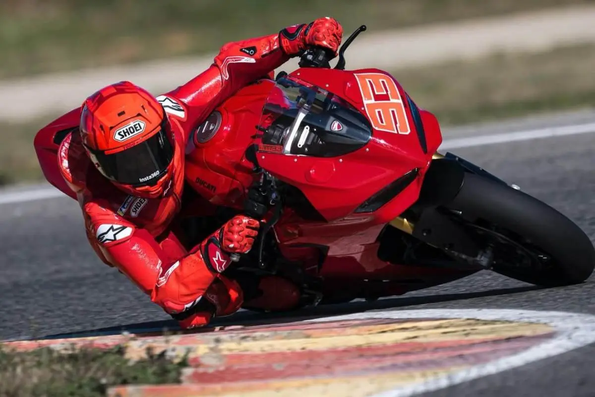 marc marquez ducati v2