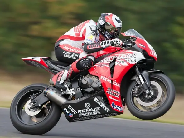 martin bauer assen prove idm superbike