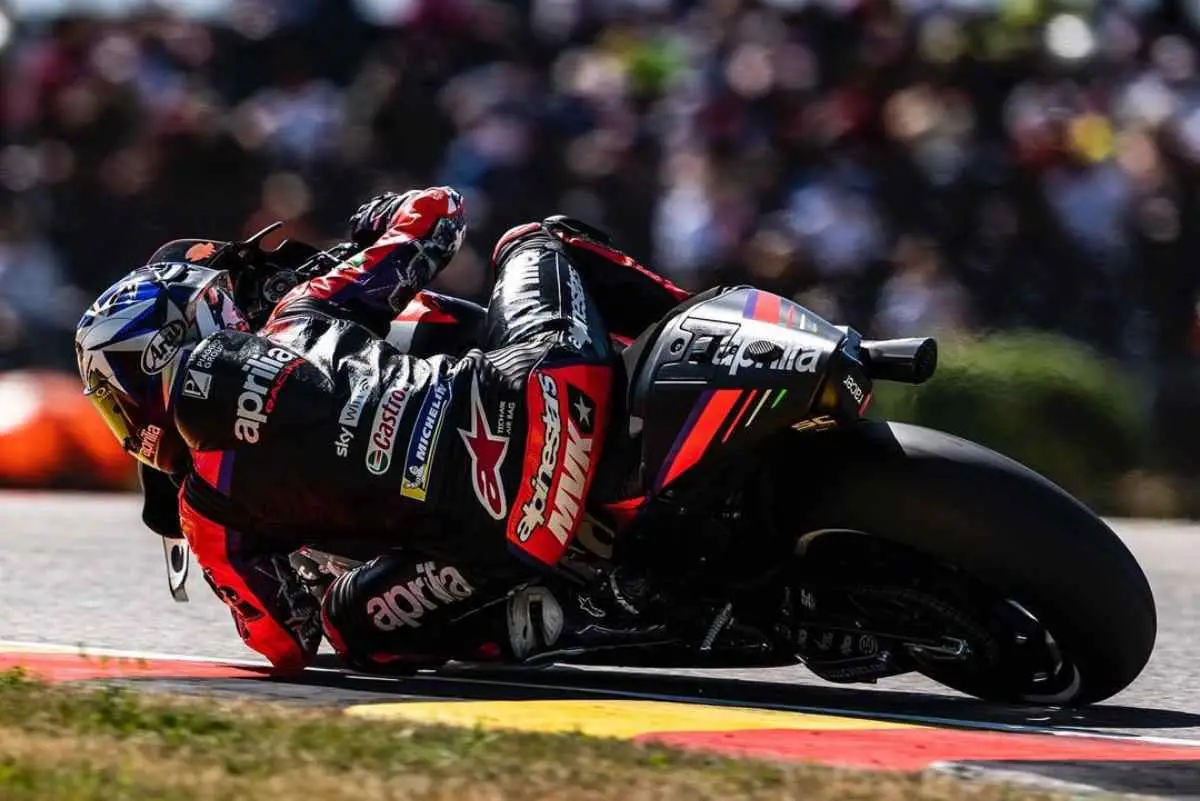 maverick vinales 3